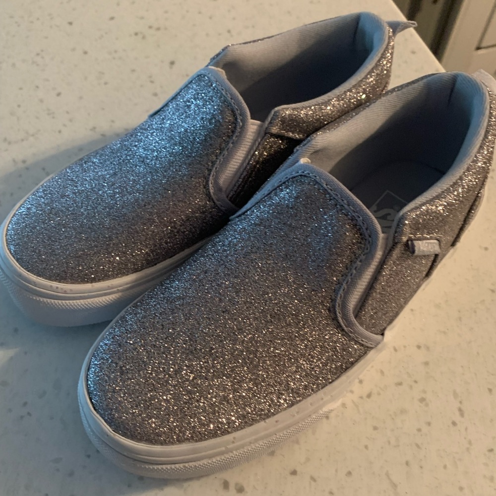 BRAND NEW girls Vans size 13C
